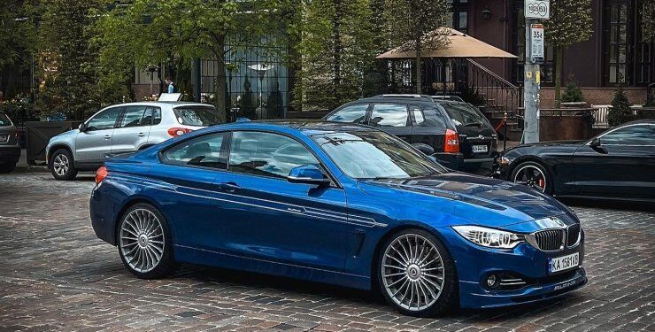 У Києві помітили рідкісний тюнінгований спорткар BMW (ФОТО)