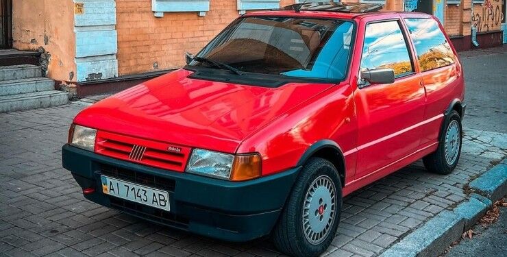 В Україні з’явився рідкісний заряджений хетчбек Fiat (ФОТО)