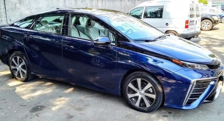 Наскільки складно експлуатувати Toyota Mirai на водні в Україні