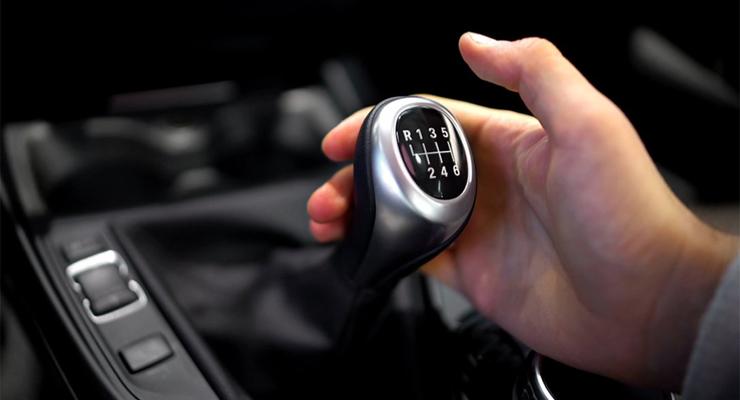 Водії у США пересідають на автомобілі з «механікою»