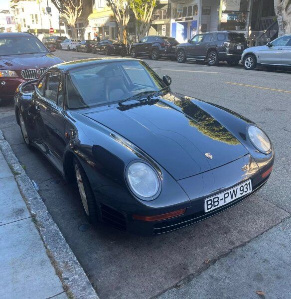 Рідкісний суперкар Porsche за $2 мільйони кинули просто на вулиці (ФОТО)