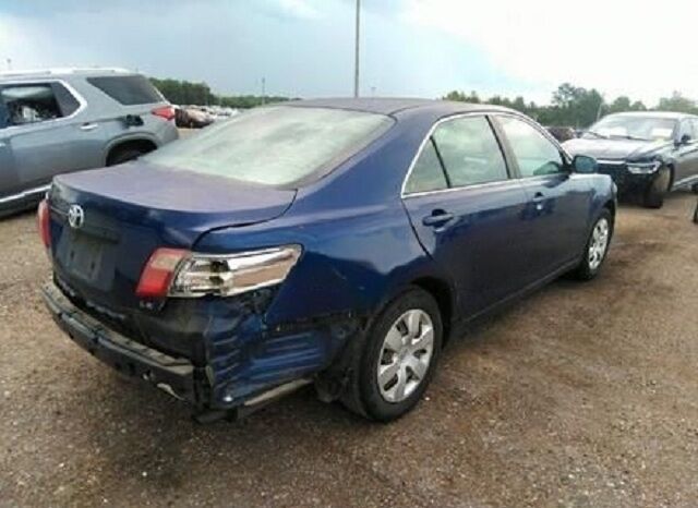 Вживану Toyota Camry з США продали за рекордно низьку ціну
