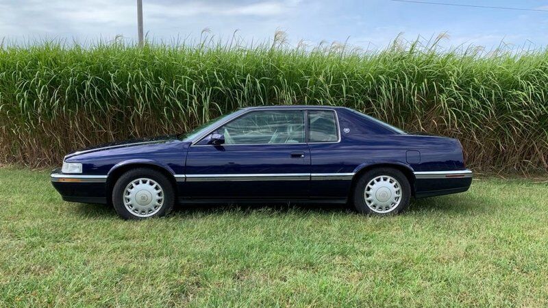 Розкіш із 90-х: виявлено 30-річний Cadillac у стані нового авто (ФОТО)
