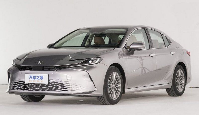 Нова Toyota Camry 2024 отримала початкову бюджетну версію за $25 000 (ФОТО)