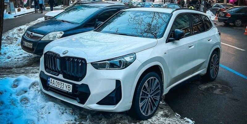 У Києві помічено найдоступніший електромобіль BMW (ФОТО)