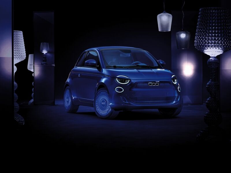 Недорогі моделі Fiat продали за приголомшливі гроші