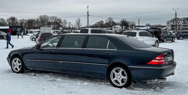 Люкс із 2000-х: в Україні помітили рідкісний лімузин Mercedes (ФОТО)