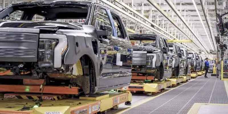 Замість електромобілів: Ford планує сфокусуватись на виробництві та продажах гібридів