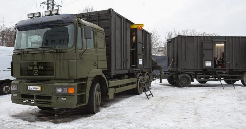 З вантажівки з причепом зробили унікальну автомайстерню для ЗСУ (ФОТО)