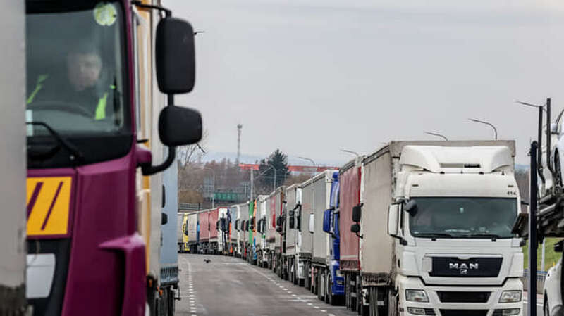 Польські перевізники припинили блокувати два пункти пропуску з Україною
