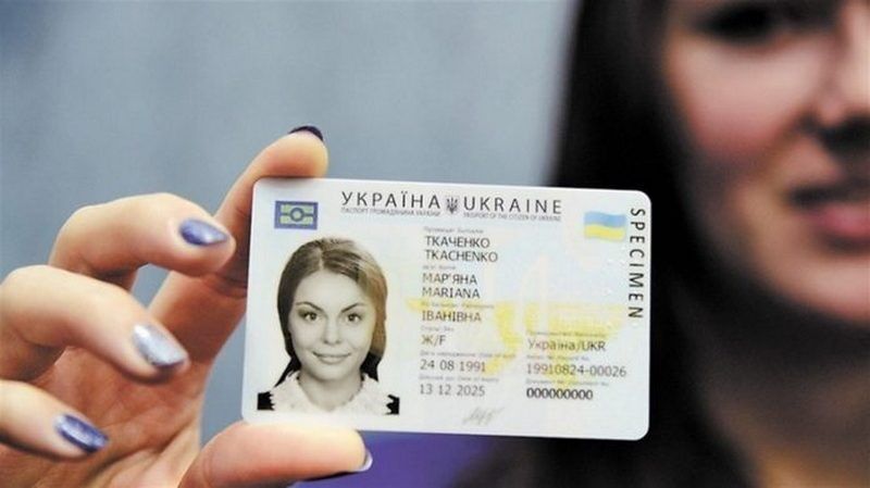 Українських водіїв зобов’язали змінити права: скільки залишилося часу