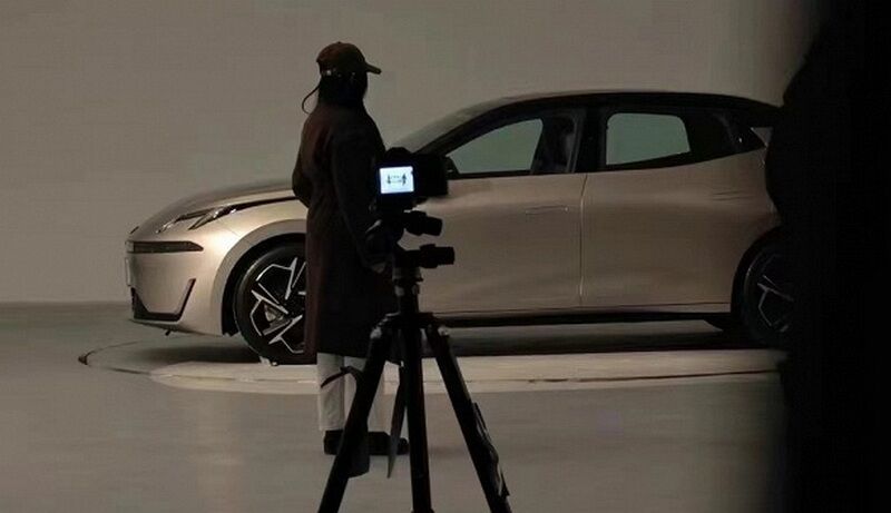 Перший седан Volvo та Geely вперше показали без камуфляжу (ФОТО)