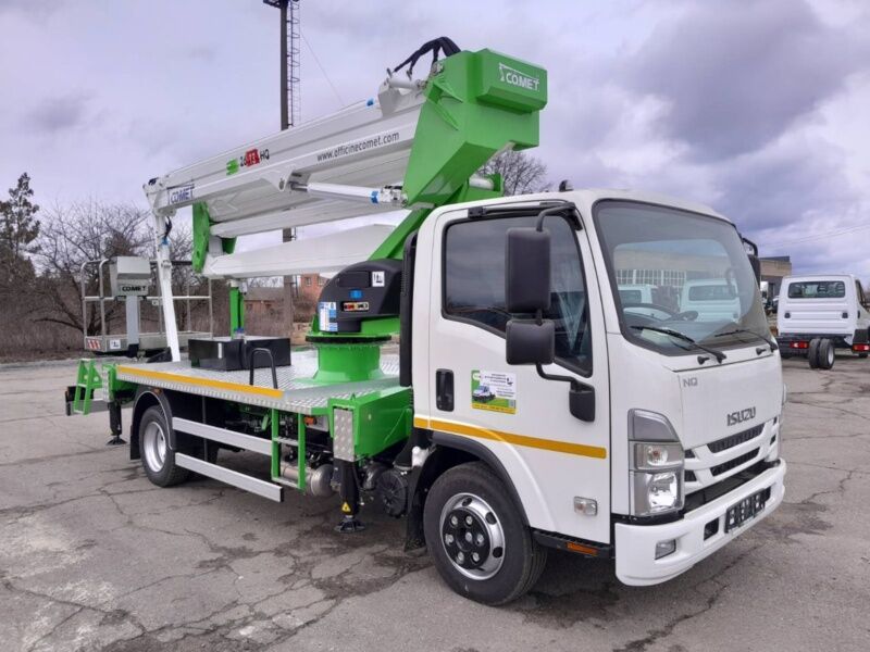 Український виробник представив сучасну автовишку на шасі Isuzu (ФОТО)