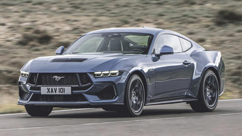 Культовий американський спорткар з великим V8 виходить на європейський ринок (ФОТО)