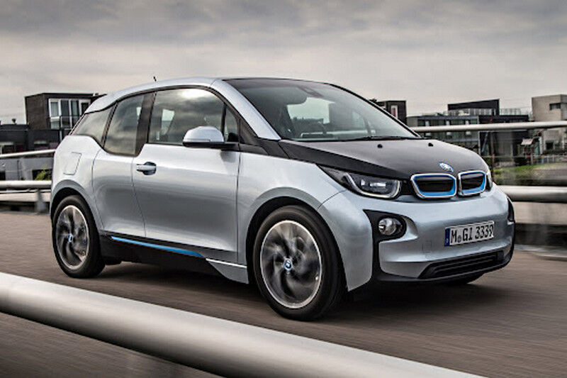 Найдешевший електрокар BMW шокував власників вартістю ремонту (ФОТО)
