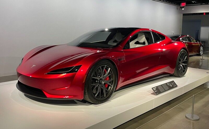 Tesla готує новий електромобіль із запасом ходу 1000 км і розгоном до «сотні» за 1 секунду (ФОТО)