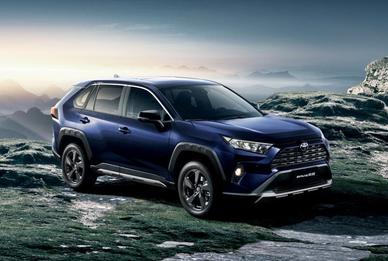 Автівки Toyota RAV4 почали ржавіти протягом першого року після покупки