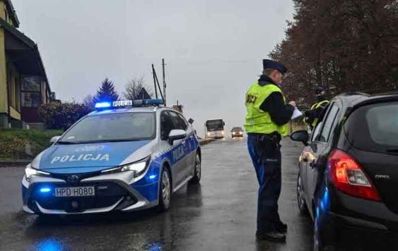 Українця позбавили прав за попередження інших водіїв про поліцію на дорозі