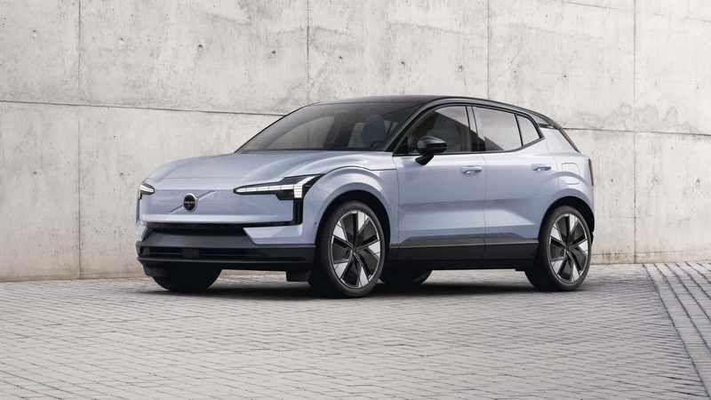 Суперпопулярний недорогий кросовер Volvo покупці не отримають вчасно (ФОТО)