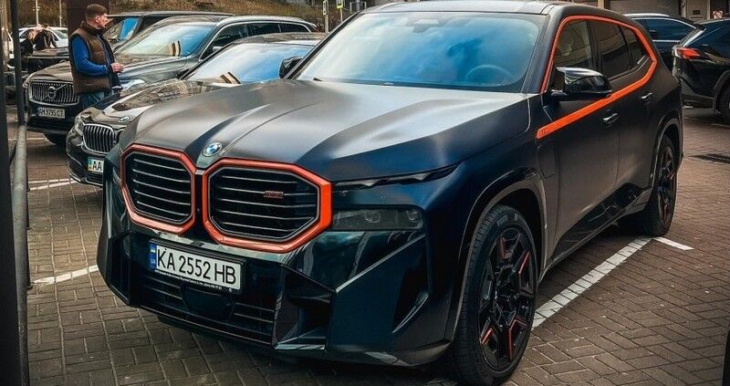 Їх випустили всього 500: у Києві помітили найпотужніший BMW за 9 мільйонів (ФОТО)