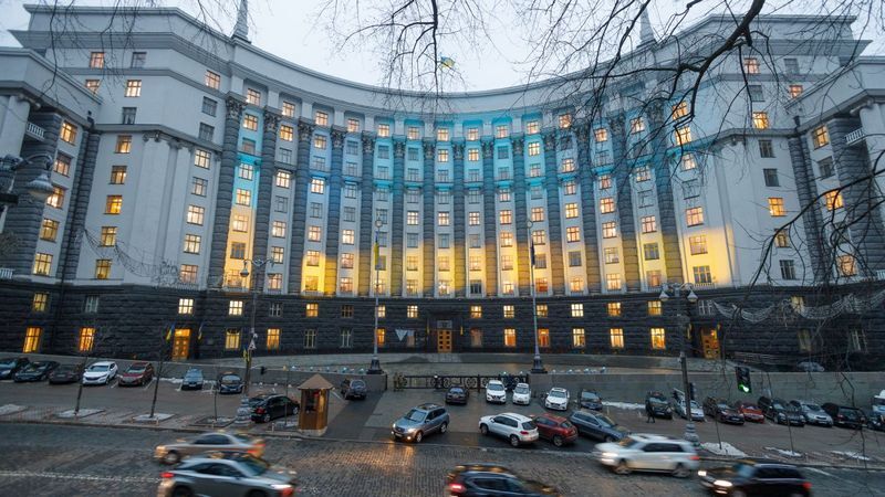 Кабмін пропонує збільшити податки на пальне та автомобілі