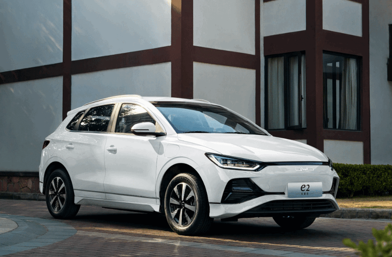 Компанія BYD представила оновлену версію e2 Honor Edition з запасом ходу 405 км (ФОТО)