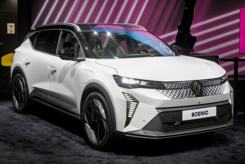 Майже Дастер: новий кросовер Renault показали у найдешевшому вигляді (ФОТО)
