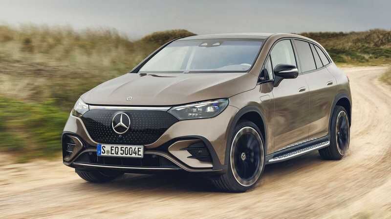 Mercedes-Benz випустив дешеву версію електромобіля EQE (ФОТО)