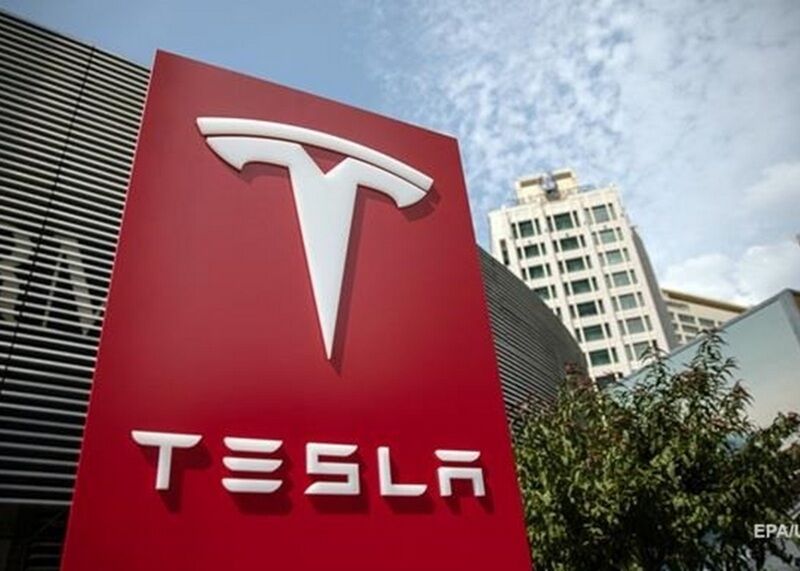 Tesla судиться з 6 000 своїми темношкірими працівниками: у чому звинувачують компанію Ілона Маска