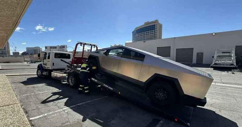 Власники Tesla Cybertruck скаржаться на серйозні несправності пікапа (ФОТО)