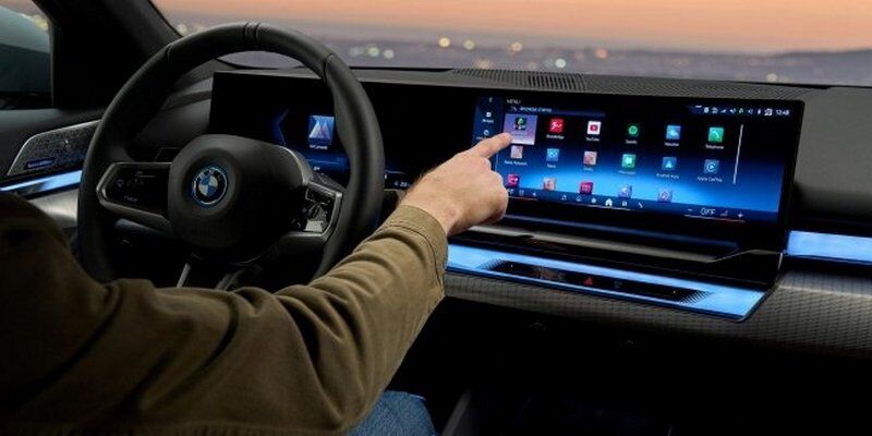 BMW і Tata створюють спільне підприємство для розробки машин на автопілоті