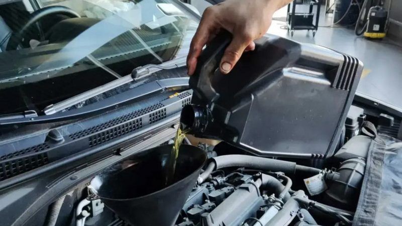 Що потрібно перевірити на машині навесні: експерт все розповів