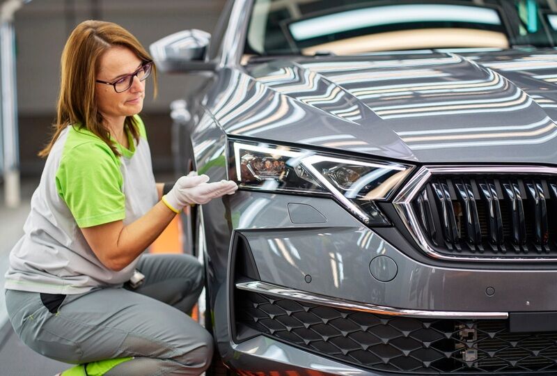 Нова Skoda Octavia 2024 надійшла у виробництво: перші подробиці (ФОТО)