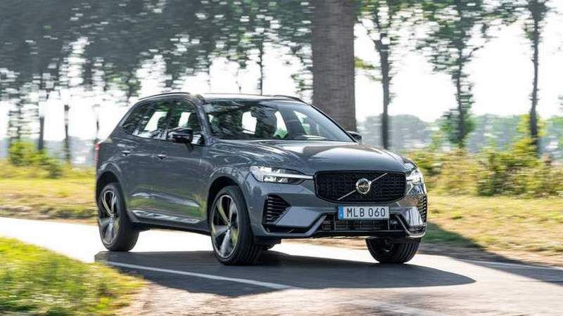 Продажі Volvo показують, що гібриди перспективніші за електромобілі