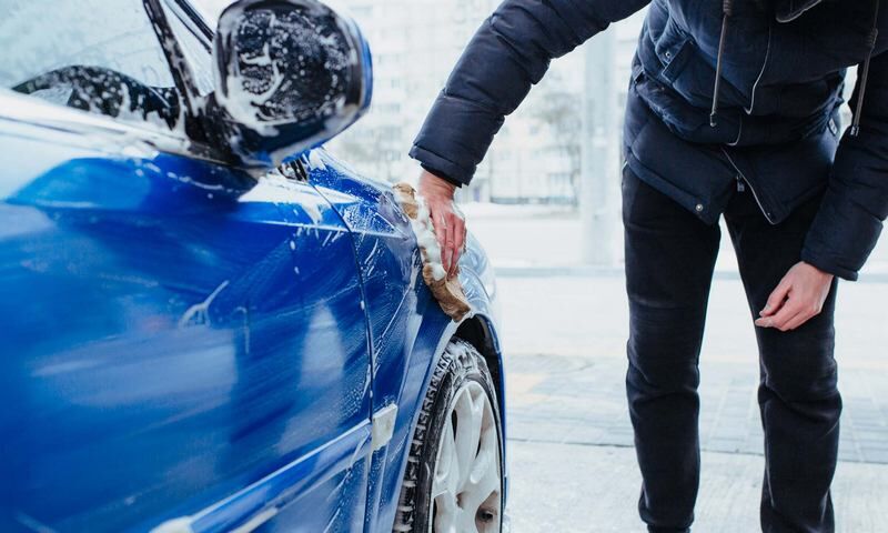 Штраф 1300 гривень: де українським водіям заборонено мити свої автомобілі
