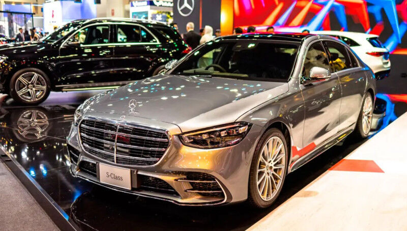 Новий Mercedes S-Class готується здивувати новим дизайном (ФОТО)