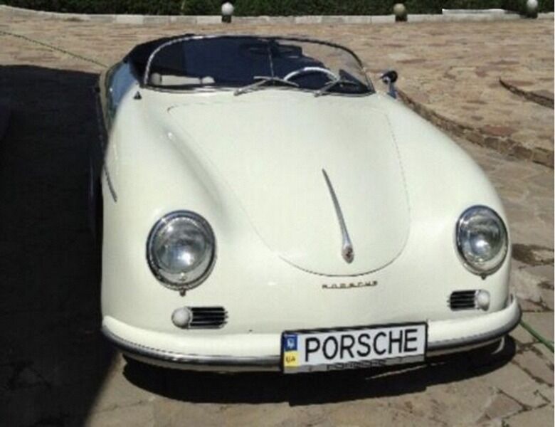 Легенда 50-х: у Києві виявили знаменитий спорткар Porsche (ФОТО, ВІДЕО)