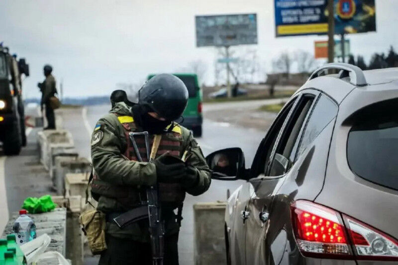 В Україні дозволять Нацгвардії зупиняти машини шокерами та гранатами