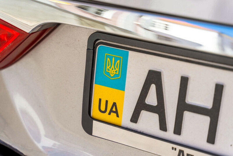 З 17 травня деяких українських водіїв зобов’язали використовувати новий знак