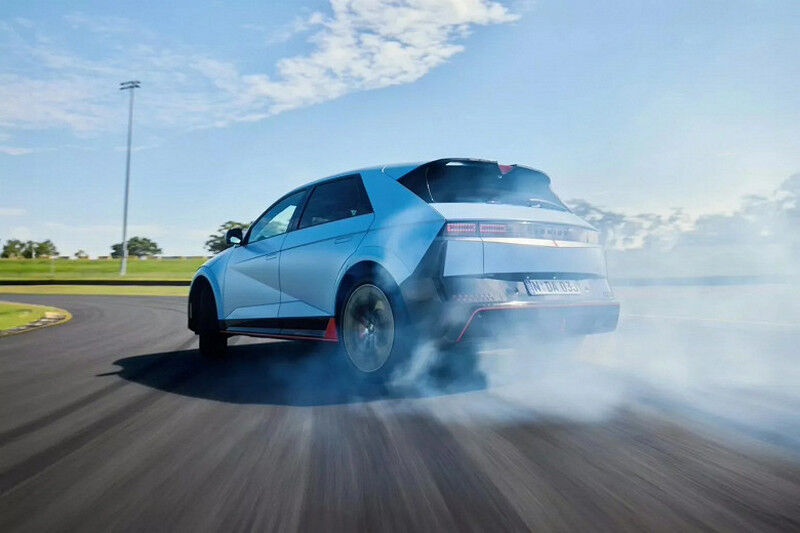 Нові BMW M без ДВЗ отримають імітацію перемикання передач та звукові ефекти