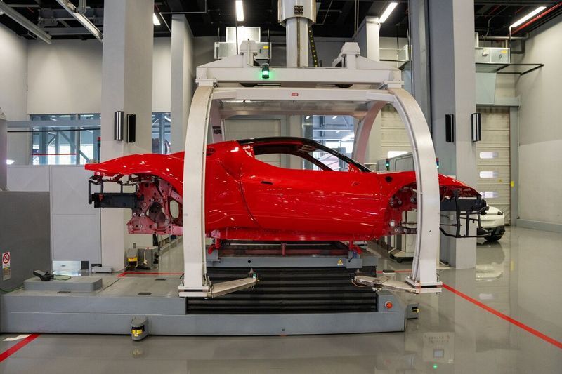 Перший електричний гіперкар випустять на новому заводі Ferrari наприкінці 2025-го