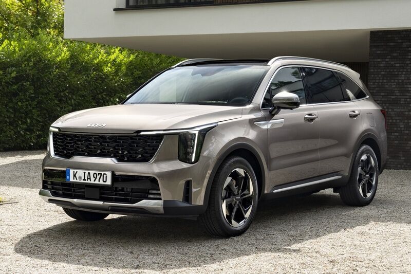 В Україну повертається кросовер Kia Sorento: подробиці та ціни (ФОТО)