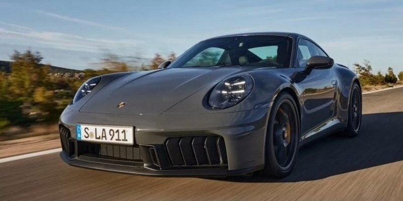 Дизайнер Porsche визнав, що 911 став занадто габаритним
