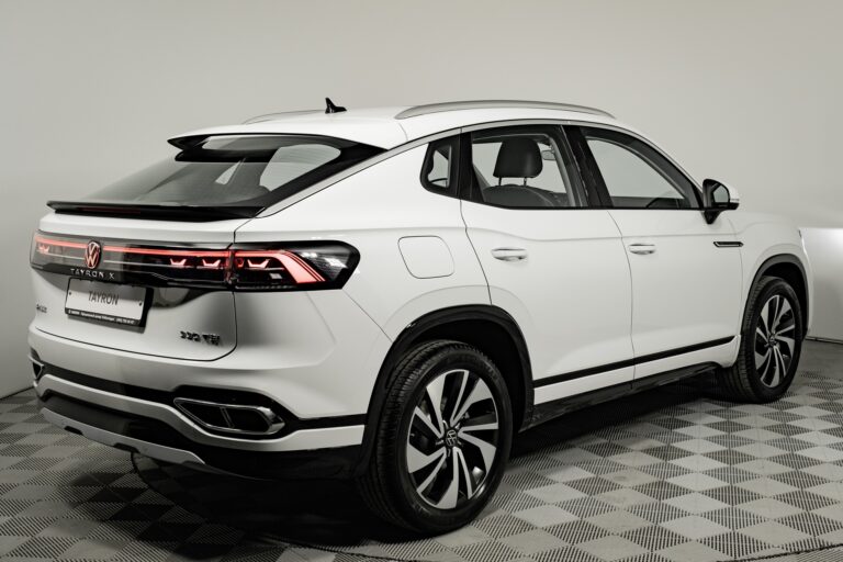 Старший брат Tiguan: з'явились перші фото нового сімейного кросовера Volkswagen (ФОТО)