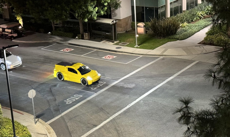 У Каліфорнії помітили прототип роботаксі Tesla Cybercab
