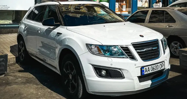 В Україні помітили рідкісний кросовер Saab (ФОТО)