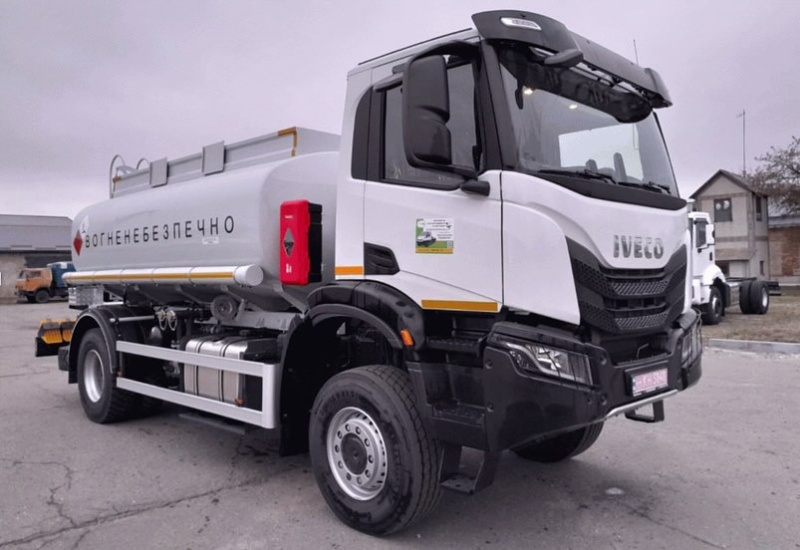 В Україні виготовили повноприводний бензовоз на шасі Iveco (ФОТО)