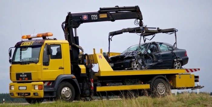 Білий рушник на дзеркалі авто: про що він попереджає оточуючих