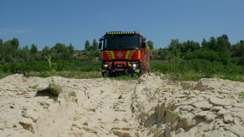 Пожежно-рятувальні автомобілі на базі потужного Renault K 4×4 Medium почали будувати в Україні (ФОТО)