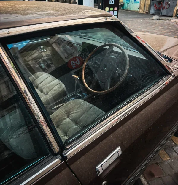 Збережений 45-річний автомобіль Toyota Mark II помітили в Одесі: справжній ексклюзив (ФОТО)